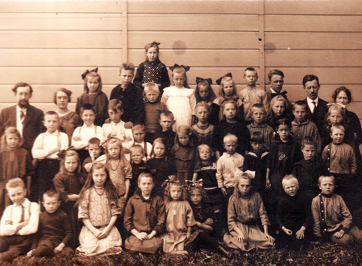 school1924 (83K)